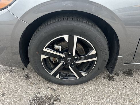 Used 2024 Nissan Sentra SV FWD image 7