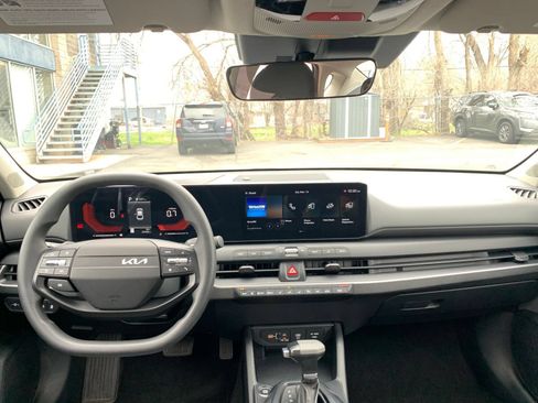 Used 2025 Kia K4 FWD image 33