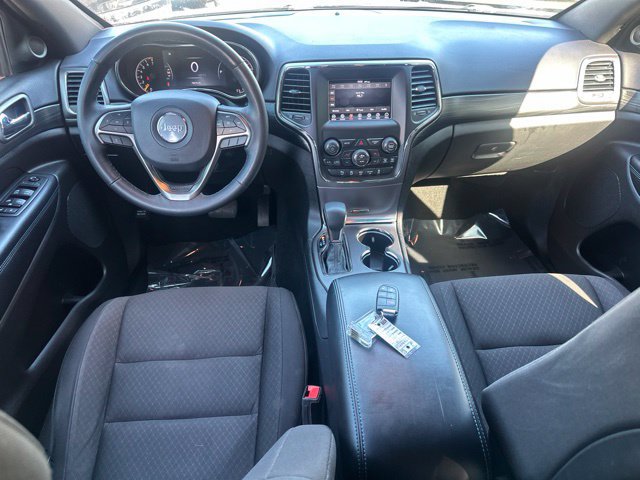 Used 2019 Jeep Grand Cherokee Laredo AWD/4WD image 29