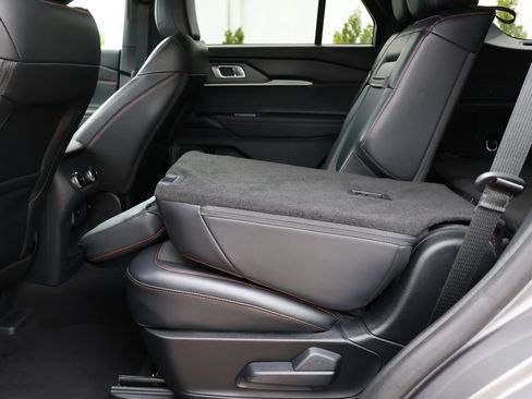 Used 2025 Ford Explorer ST-Line w/ ST-Line Street Pack AWD/4WD image 10