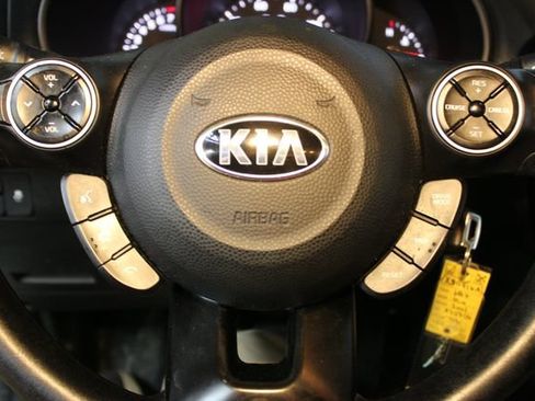 Used 2017 Kia Soul FWD image 19