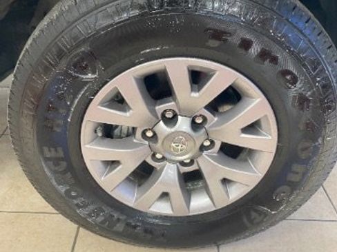 Used 2019 Toyota Tacoma SR5 image 19