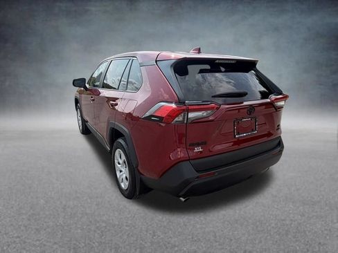 Used 2023 Toyota RAV4 LE AWD/4WD image 3