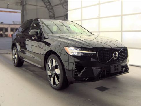 Used 2024 Volvo XC60 T8 Plus w/ Protection Package Premier AWD/4WD image 13