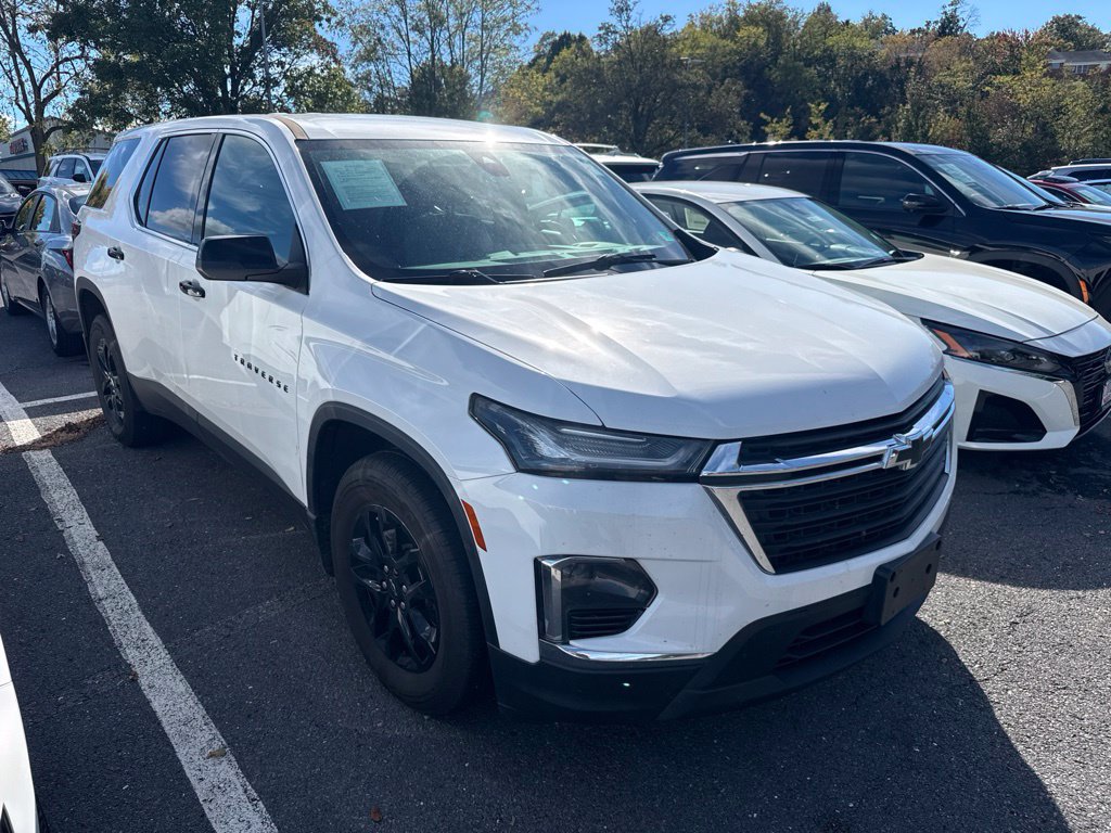 Used 2022 Chevrolet Traverse LS FWD image 1