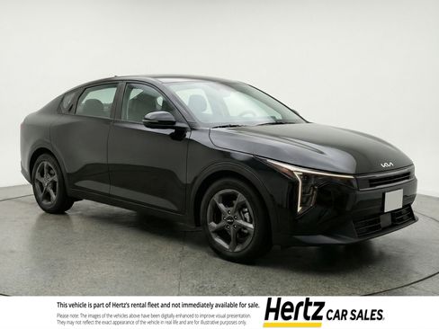 Used 2025 Kia K4 LXS image 1