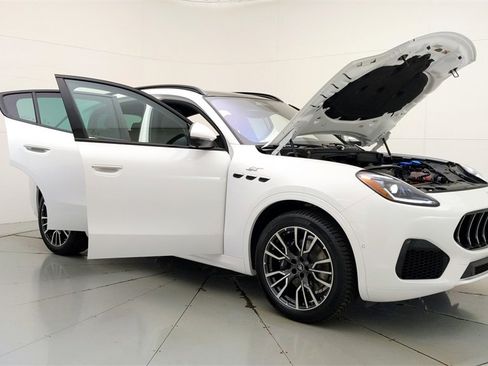 Used 2024 Maserati Grecale GT image 16