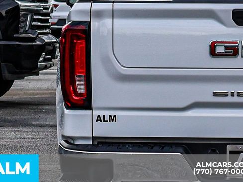 Used 2025 GMC Sierra 1500 SLT AWD/4WD image 13