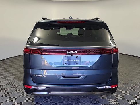 Used 2024 Kia Carnival SX FWD image 5