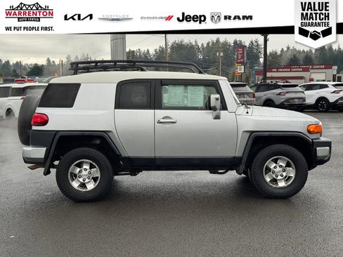 Used 2008 Toyota FJ Cruiser 4WD image 9