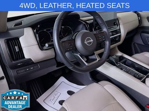 Used 2022 Nissan Pathfinder SL AWD/4WD image 9