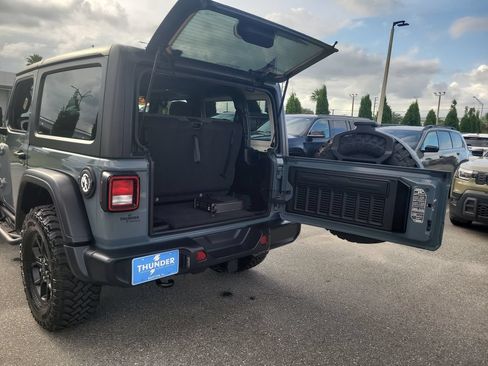 Certified 2025 Jeep Wrangler Sport AWD/4WD image 9