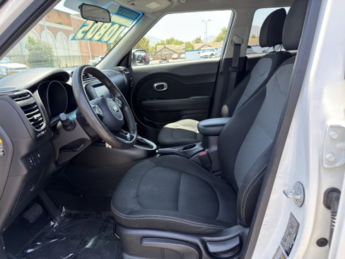 Used 2019 Kia Soul + FWD image 21