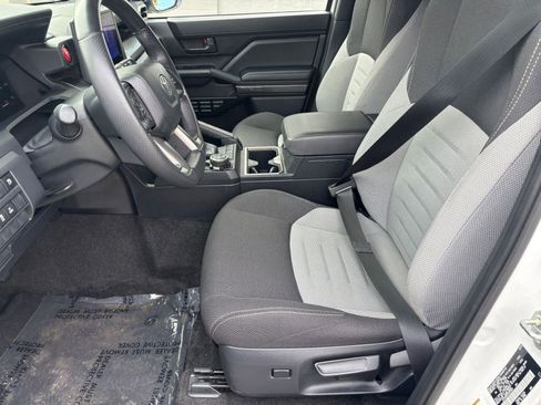 Used 2025 Toyota 4Runner TRD Off-Road image 23