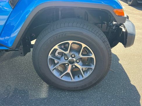 New 2025 Jeep Gladiator Sport AWD/4WD image 10