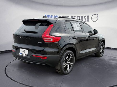 New 2026 Volvo XC40 B5 Core AWD/4WD image 5