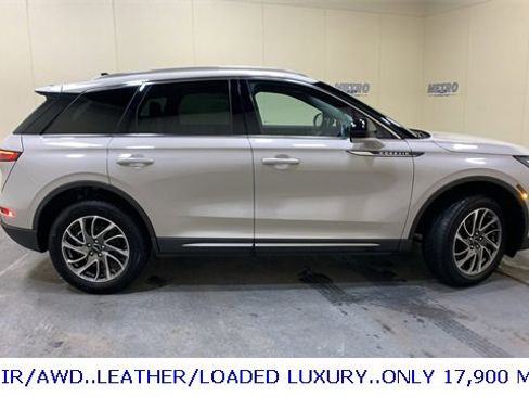 Used 2022 Lincoln Corsair AWD w/ Equipment Group 101A image 2