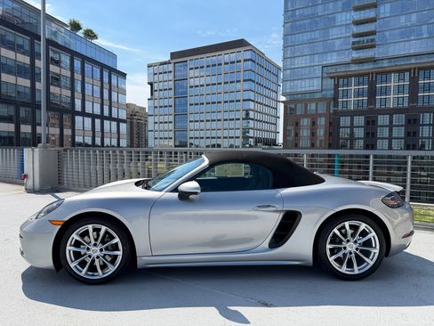 Certified 2024 Porsche 718 Boxster RWD image 2