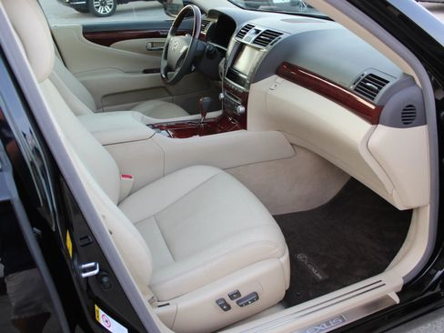 Used 2011 Lexus LS 460 w/ Luxury Value Edition image 29