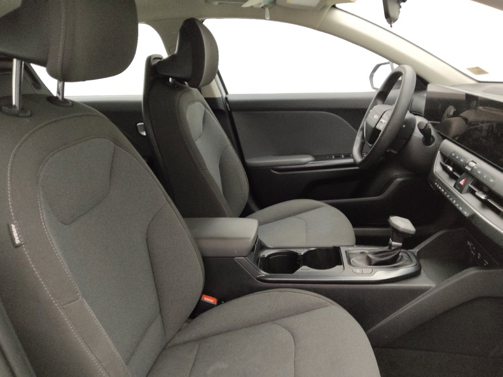 Used 2025 Kia K4 FWD image 21