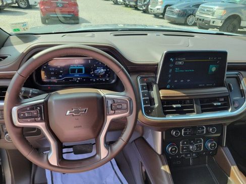 Used 2024 Chevrolet Tahoe Z71 w/ Luxury Package AWD/4WD image 12