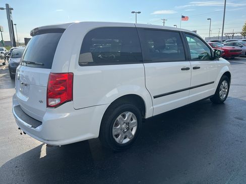 Used 2014 RAM C/V Tradesman w/ UConnect Hands-Free Group FWD image 7