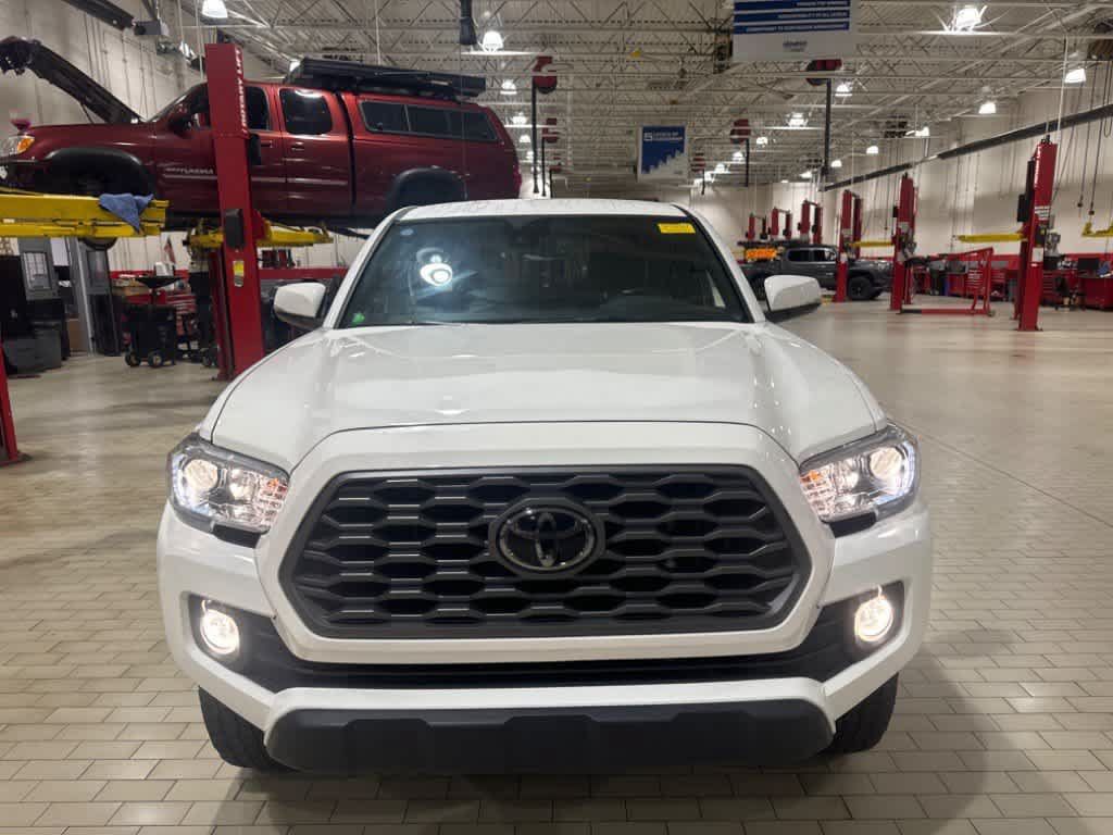 Used 2022 Toyota Tacoma TRD Off-Road w/ Technology Package RWD image 36