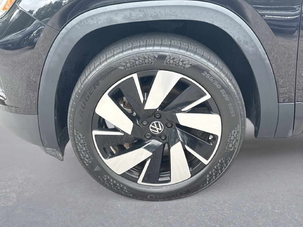 Used 2024 Volkswagen Atlas Cross Sport SE FWD image 18