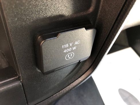 Used 2024 RAM 2500 Laramie AWD/4WD image 32