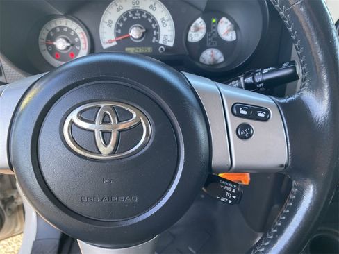 Used 2014 Toyota FJ Cruiser 4WD image 21