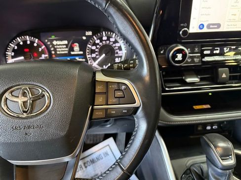 Used 2023 Toyota Highlander L image 27