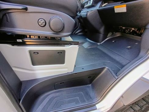 Used 2025 Mercedes-Benz Sprinter 2500 image 37