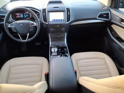 Used 2020 Ford Edge SEL w/ Convenience Package image 9