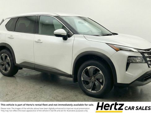 Used 2025 Nissan Rogue SV image 1