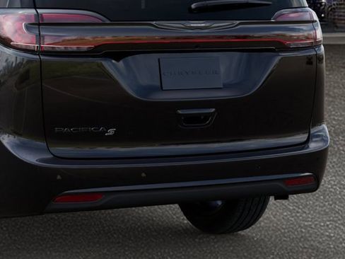 New 2026 Chrysler Pacifica Select image 13