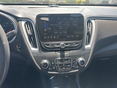 Used 2024 Chevrolet Malibu LT image 11