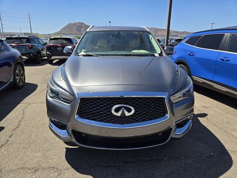 Used 2019 INFINITI QX60 Luxe w/ Essential Package FWD image 3