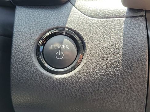 Certified 2025 Toyota Camry SE image 29