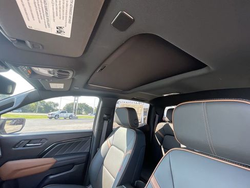 New 2026 GMC Canyon AT4 w/ Technology Plus Package image 13