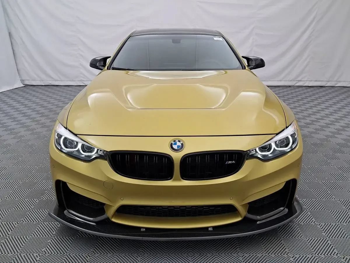 Used 2018 BMW M4 Coupe RWD image 3