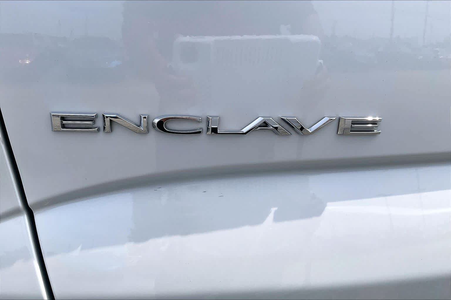 Used 2024 Buick Enclave Essence FWD image 19
