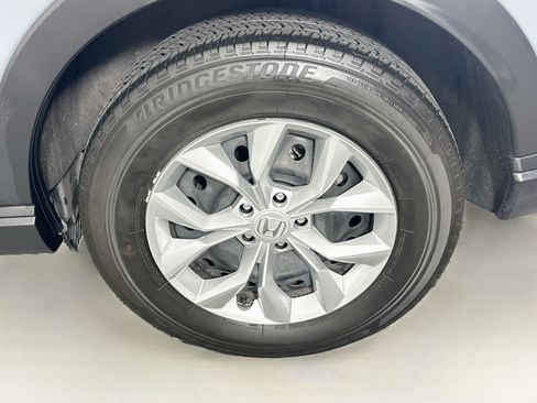 Used 2025 Honda CR-V LX image 11