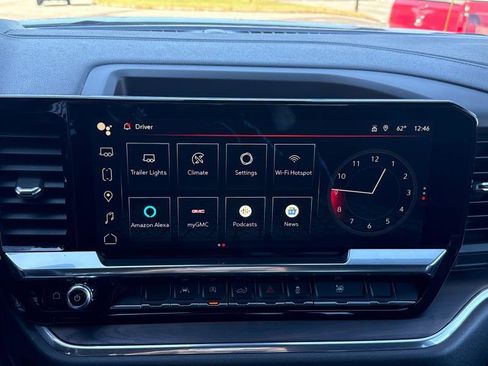 Used 2024 GMC Sierra 1500 SLT image 18