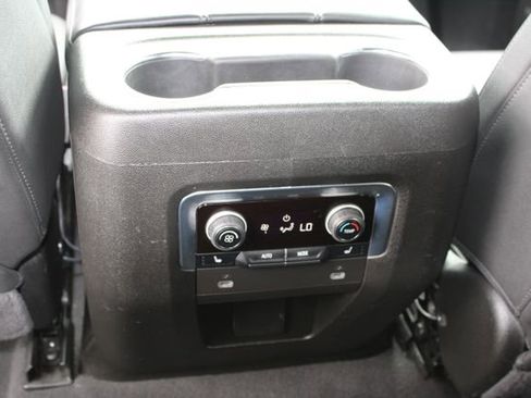 Used 2024 Chevrolet Tahoe Z71 w/ Z71 Off-Road Package AWD/4WD image 20