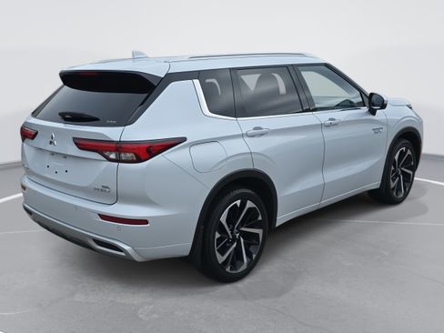 Used 2024 Mitsubishi Outlander SEL image 5