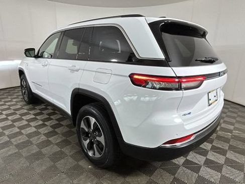 Used 2023 Jeep Grand Cherokee 4WD 4xe image 4