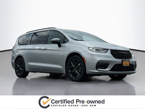 Used 2023 Chrysler Pacifica Touring-L w/ S Appearance Package FWD image 1