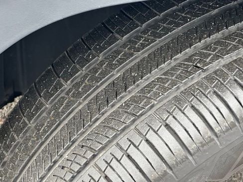 Certified 2025 Volkswagen Atlas SE image 10