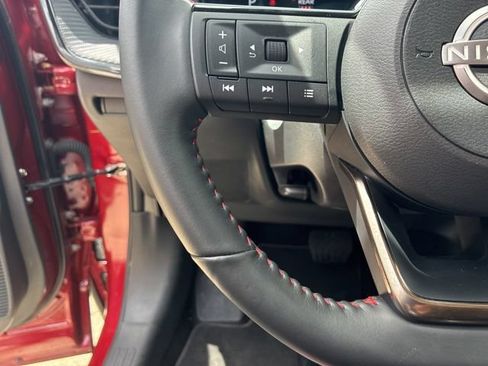 Used 2025 Nissan Kicks SR FWD image 22