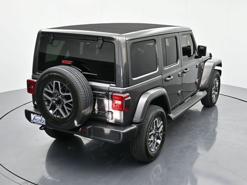 New 2026 Jeep Wrangler Unlimited Sahara AWD/4WD image 13
